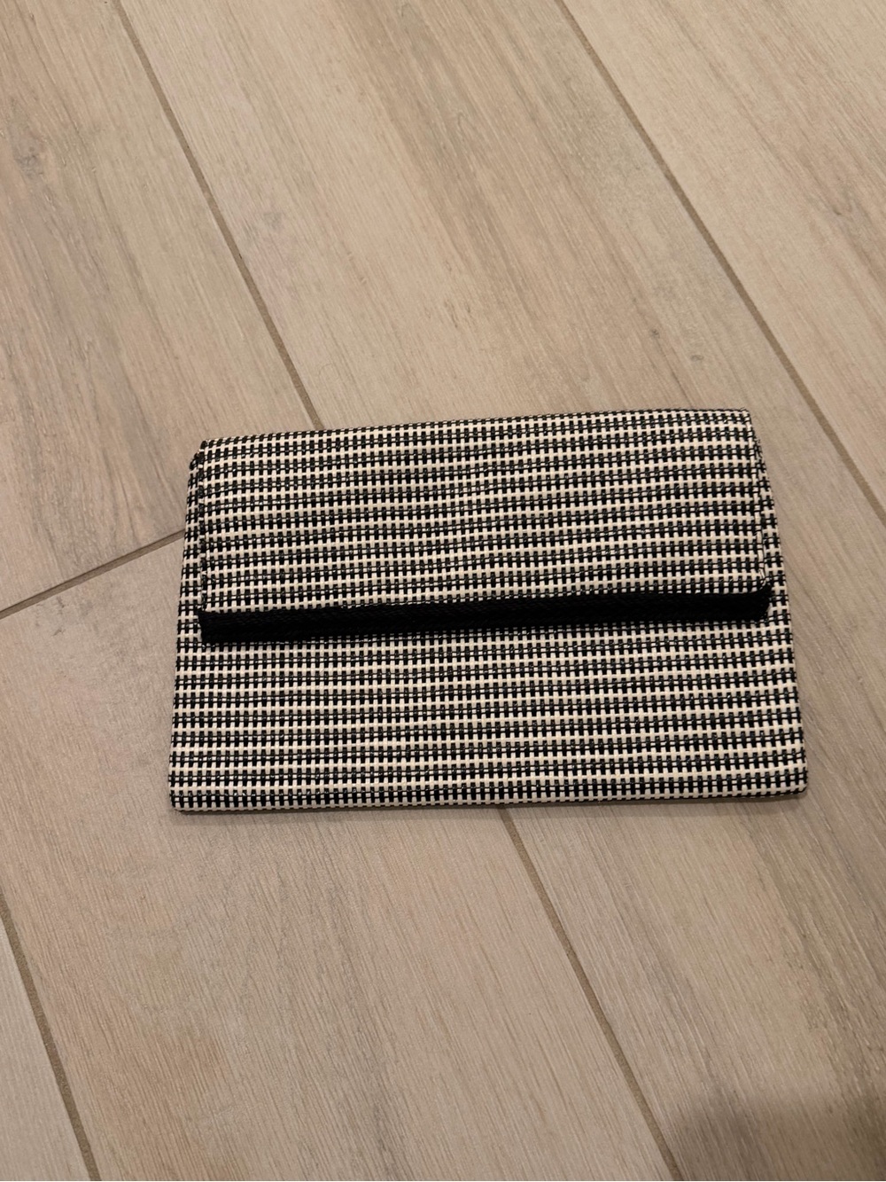 Stella & Dot Black and White Houndstooth Foldover Clutch